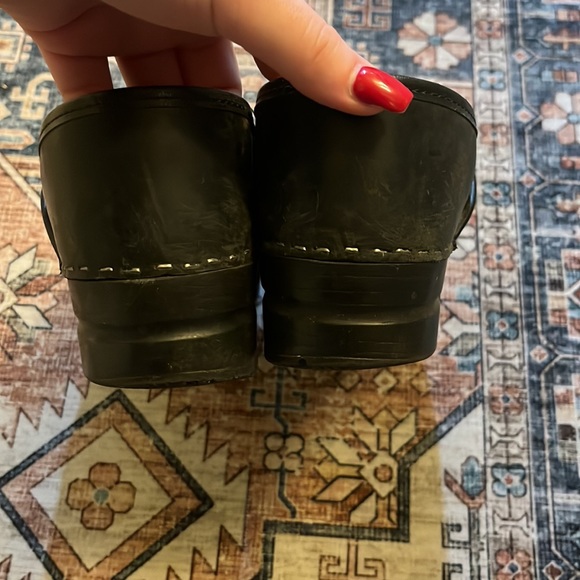 Black leather Dansko clogs - Picture 7 of 7